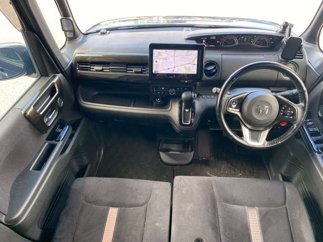 スリークロス滋賀店は総在庫200台以上展示！お客様のお気に入りの1台がきっと見つかります！軽自動車、普通車、キャンピングカーに福祉車両まで店頭に無い在庫もお探しできます♪お気軽にご来店ください！