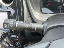 運転席の画像です。店舗にて現車の確認もいただけますので、お電話で在庫のご確認の上是非ご来店くださいませ！！！