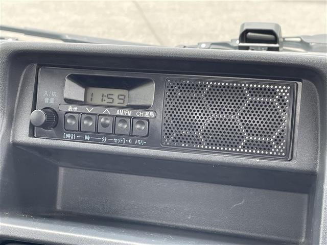 運転席操作部の画像です。店舗にて現車の確認もいただけますので、お電話で在庫のご確認の上是非ご来店くださいませ！！！ワクワクするクルマ選びをご提案します！