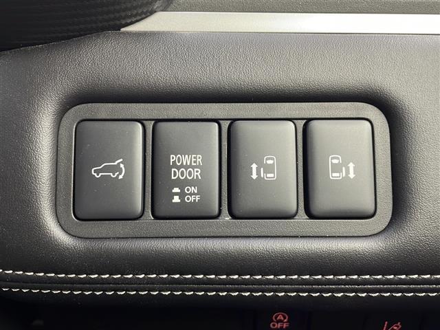 【運転席操作部】『運転席周辺の装備』の画像になります。快適なドライブを楽しむための機能が装備されています！運転席から触れるので使いやすいです！