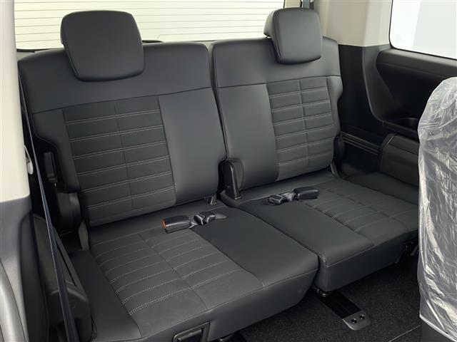 【後部座席】『後部座席周辺』の画像になります。写真の内容に関してご不明点、ご質問等がございましたらお気軽にガリバー店舗までお問い合わせください。