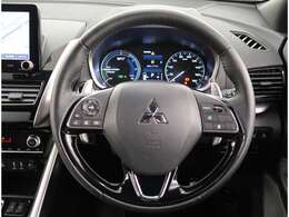 本革巻ステアリングホイール　ハンドルヒーター装備