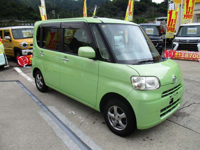 ゆったりとした室内空間で快適にお乗りになられます！また内装に関してもスタッフが綺麗に仕上げご納車させて頂きます！