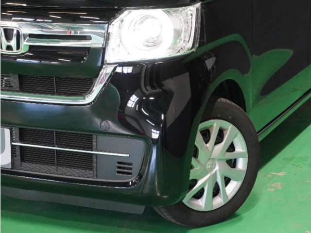 【ヘッドライト】省電力で長寿命の明るく運転しやすいLEDヘッドランプです。明るく照らすので暗い夜道からお客様を守ってくれます。