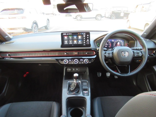 【全般】U-Select Premiumグレードなら2年間/U-Selectグレードなら1年間　走行距離無制限の保証付きです。