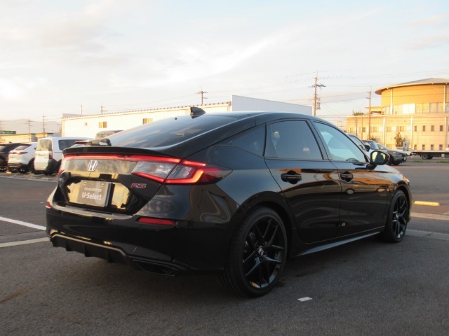 【全般】車両の年式や距離からは判断できない、内装・外装の状態や修理歴などが確認できる『車両状態証明書』をご用意しております。