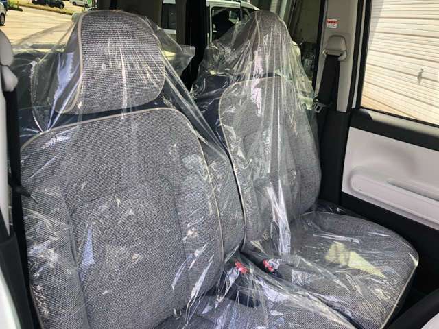 毎回座るフロントシート。運転席は使用する部分ですので、座り心地が重要です！