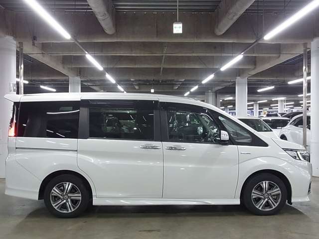 毎日新規物件入庫！3500台の高品質車をぜひとも、ご自身の目で直接ご覧になって、ご実感下さい、自身を持ってお勧めいたします。