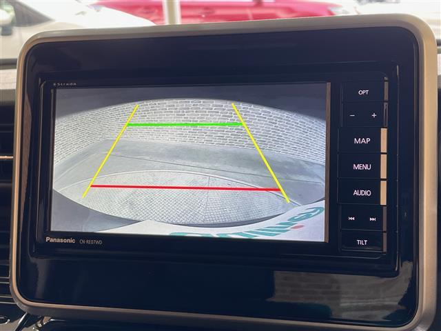 【バックカメラ】便利なバックカメラ装備で安全確認を頂けます。駐車が苦手な方にもオススメの便利機能です♪