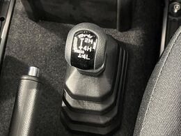 4WDのお車ですので、雪道でも安心です♪降雪地地域にお住まいの方以外にも、ウィンタースポーツが趣味の方や降雪地域へ帰省される機会がある方にもおすすめ！