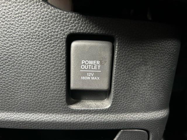 【シガーソケット（12V電源）】車内から電源を取る際に活用します。