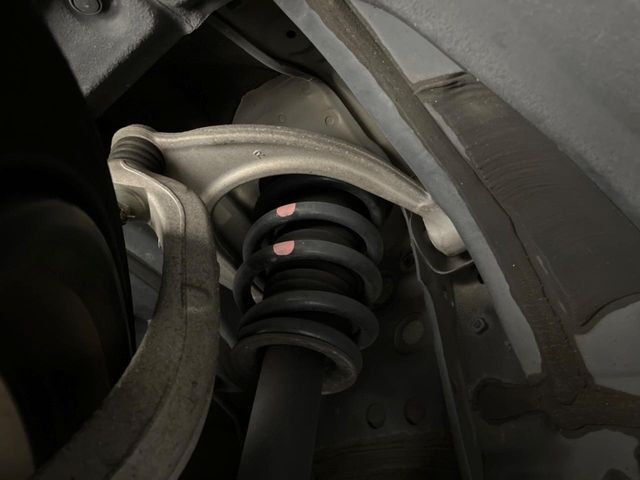 下回りがきれいなうちに、防錆加工の施工がオススメ。降雪地域はもちろん、沿岸部にお住いの方や、趣味でマリン・ウィンタースポーツをされる方にご好評いただいております。
