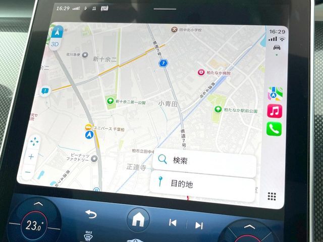 ●Apple　Car　Play：スマホとの有線接続で、ナビ・オーディオ再生などスマホのアプリ機能が画面でも使える便利機能です！
