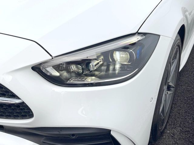 ●LEDヘッドライト：夜間走行時も良好な視界を確保し安心して運転できる高輝度LEDヘッドライトを装備！点灯速度が早く、消費電力も抑えられています。