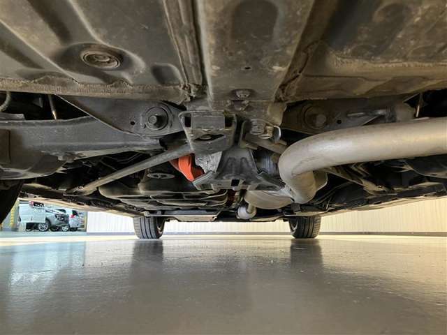 下廻りの状態です（車両後方から）