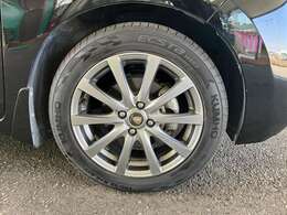 新車、中古車、各種お取り寄せできます。全国スケールのネットワークからご希望の一台を一緒にお探しします。お客様のご利用目的や経済条件に、ピッタリ沿ったお車を探します。