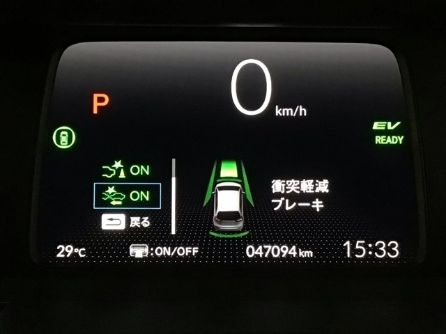ホンダが推し進める総合先進安全装備のセンシング搭載！　衝突や斜線はみだしなどの危険が予測される時、センサーが警告。ヒューマンエラーを高度先進技術が補完してくれます。