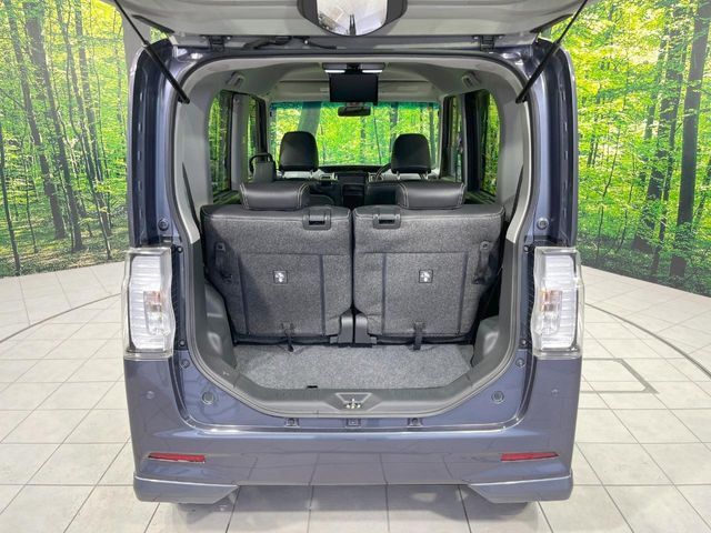 普段のお買い物や通勤、送迎等に十分な荷室スペースを確保しております。セカンドシートを倒すと、大きな荷物の積載も可能です♪