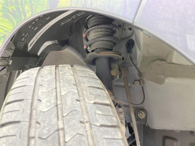 お車を安心してお乗りいただく為には、足回りの定期点検が欠かせません。サービスサポート（有償保証）では無料点検もご提供しており、安心のカーライフをお過ごしいただけるサポート体制が整っています。