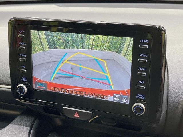 【バックカメラ】駐車時に後方がリアルタイム映像で確認できます。大型商業施設や立体駐車場での駐車時や、夜間のバック時に大活躍！運転スキルに関わらず、今や必須となった装備のひとつです！