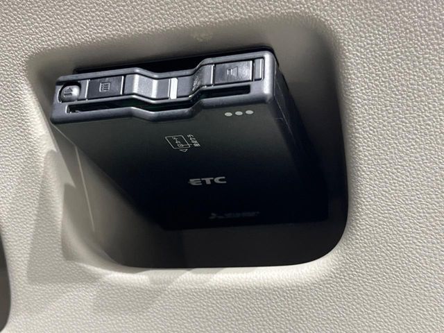 【ETC】高速道路の料金所をストレスなく通過！話題のスポットやサービスエリアに多い「スマートIC」利用時は必須のアイテムです。当店でセットアップを実施、ご納車当日からすぐにご利用いただけます！