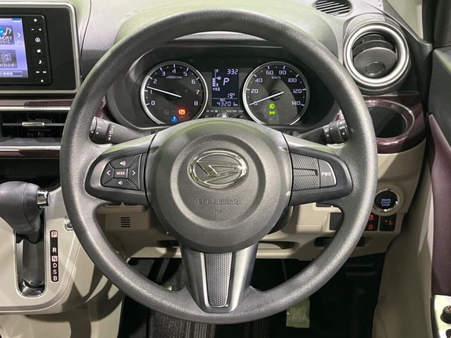 【ステアリングスイッチ】運転中、前方から目線をそらすことなく、オーディオ等の操作が可能な便利機能！安心＆快適なドライブを演出してくれます♪