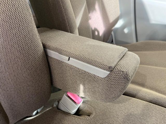 【アームレスト】運転中の身体の負担を軽減してくれるアームレストを装備♪