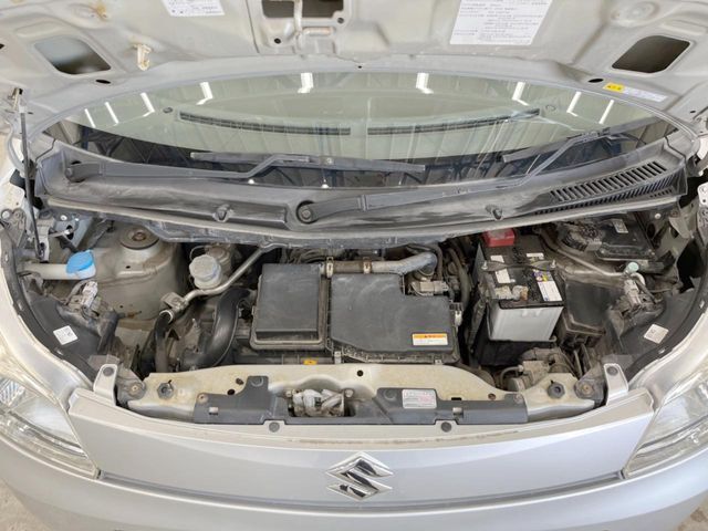 親切・丁寧な専門メカニックスタッフが応対！・車検・点検整備・事故等の修理などアフターサービスも安心。お車のカスタマイズもネクステージのサービススタッフまでご相談ください！