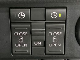 【両側パワースライドドア】スマートキーや運転席のスイッチで後席両側スライドドアの開閉が可能♪電動だから力を入れてドアを開ける必要が無く、小さなお子様でも簡単に開け閉めでき快適です♪