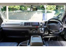 外装ですが、気になる傷等なくともてキレイなお車になります。ご成約後に簡易コーティングを施工してご納車致します。
