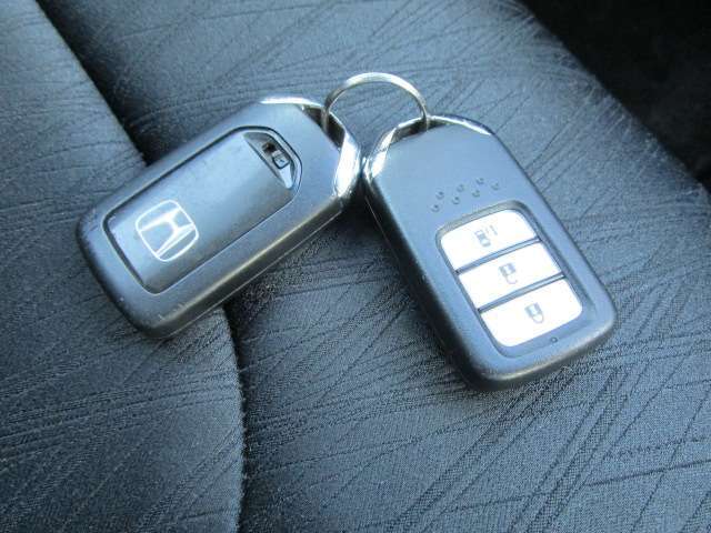 ★車両検索、有難うございます♪お問い合わせはポイント5亀山店専用フリーダイヤルまで（携帯可）♪三重県最大級のホンダディーラーネットワーク総展示台数1000台以上！買取・下取もお任せください♪