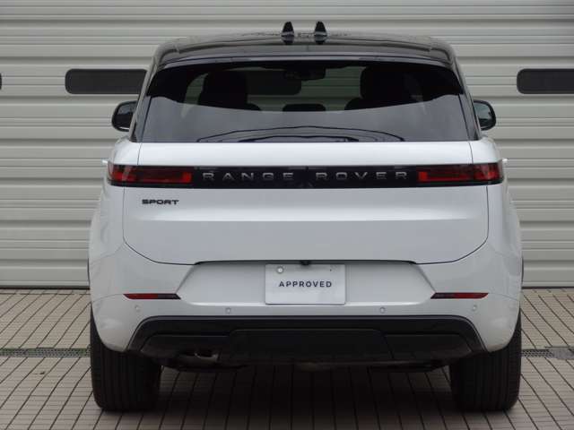 認定中古車は車両登録日より12か月または、24か月間（走行距離無制限）の保証がございます。弊社を含む全国の正規ディーラーにて、保証対応がお受けいただけます。