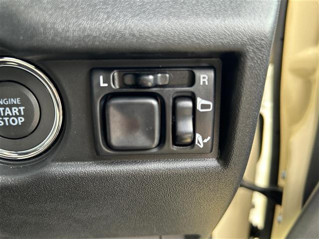【電動格納ミラー】ドライバーの目線に合わせ、ミラーの上下左右調整が可能です☆