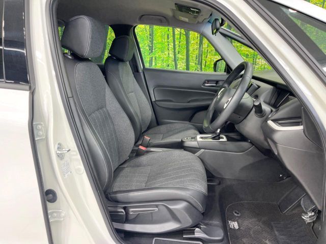 運転席シート廻りは使用感も少なく、良好な状態となっています。丁寧に使われていたことがよくわかりますね。