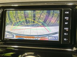 【バックカメラ】駐車時に後方がリアルタイム映像で確認できます。大型商業施設や立体駐車場での駐車時や、夜間のバック時に大活躍！運転スキルに関わらず、今や必須となった装備のひとつです！