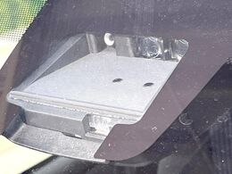 【トヨタセーフティセンス】走行中に前方の車両等を認識し、衝突しそうな時は警報とブレーキで衝突回避と被害軽減をアシスト。より安全にドライブをお楽しみいただけます。