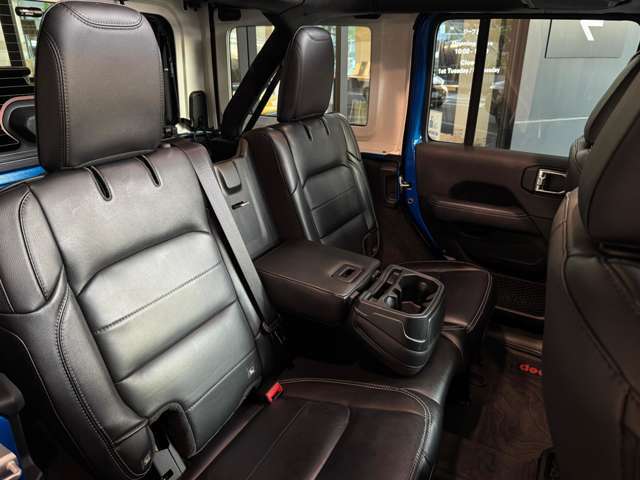 全車ディーラー保証付き　詳しくはJeep西宮店までお問い合わせ下さい。0798-26-1111
