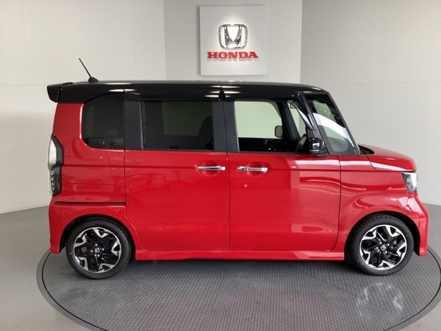 購入後も自社指定整備工場完備でお客様の愛車をしっかりサポート致します！御納車時には安全かつ安心してお乗り頂けるようホンダ専門知識を持つ整備スタッフが点検・整備・装備も説明をしてお渡ししております。