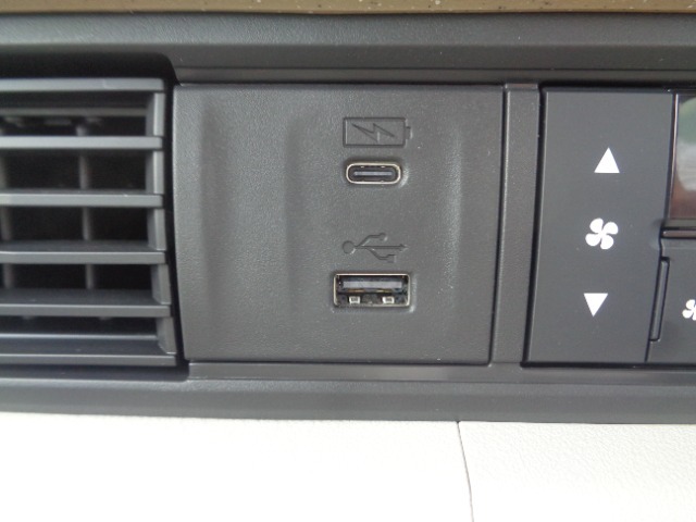 充電用USBジャック(Type-C)
