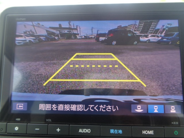 バックが苦手な方も安心のリアワイドカメラ付きです。
