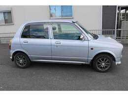 ☆男性も女性も様になるデザインです！一目見ただけで、この魅惑的なボディーが存在感を放っていることが分かって頂けると思います。