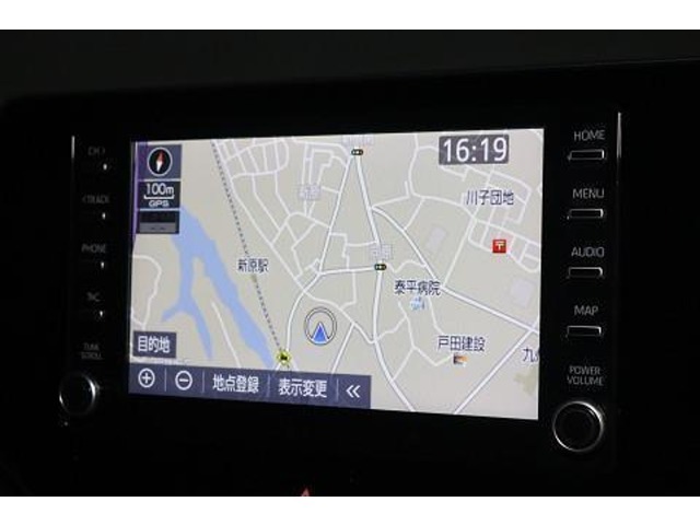 大画面の『ディスプレイオーディオ』を装備！　大きな地図画面や迫力ある映像がお楽しみいただけます。（機種によりナビやコネクトサービス等ご利用の際は別途契約が必要となる場合があります）