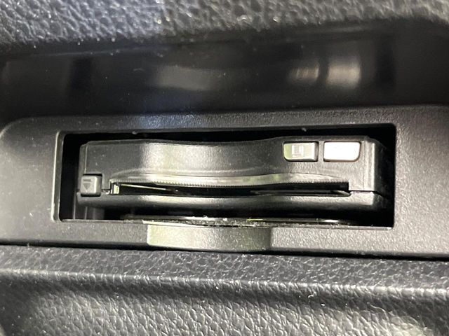 【ETC】高速道路の料金所をストレスなく通過！話題のスポットやサービスエリアに多い「スマートIC」利用時は必須のアイテムです。当店でセットアップを実施、ご納車当日からすぐにご利用いただけます！