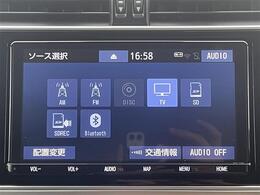 こちらオーディオ周りの写真になります。動作確認済みです。詳しい機能に関しましては装備欄を確認ください。車によっては多機能なナビなど、充実したオーディオがついている車両もあります。