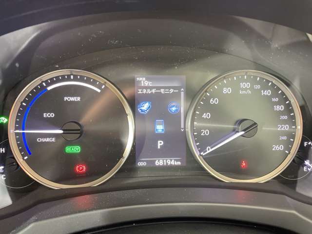 【スピードメーター】『スピードメーター』の画像になります。メーターがシンプルで見やすく運転しやすいですね！