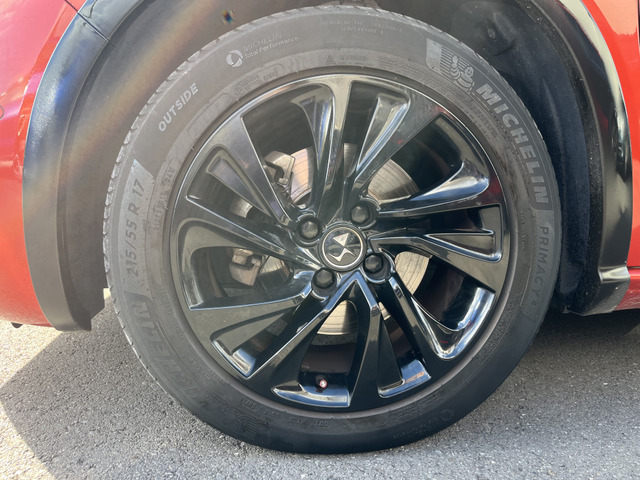 タイヤ交換もお任せ下さい自社認証工場にタイヤチェンジャー・バランサーも導入しております