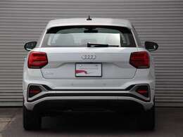コンパクトなボディに新しいアウディの魅力を凝縮したSUV「Q2」。新開発の1.5L 直列4気筒エンジン搭載の「35TFSI Sライン」出力110kW（150馬力）、最大トルク250Nmを発揮。