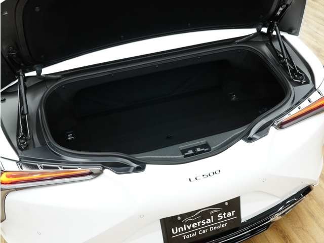 弊社では、【カーセキュリティーシステム】の取り扱いも行っております！盗難率が高いLEXUSには、より高度なセキュリティ対策をオススメしております！様々なプランも御座いますので、是非ご相談下さい♪