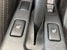 【シートヒーター】寒い日に重宝するシートヒーター！エアコンより早く温まってくれるので寒がりの人も安心ですね♪エアコンの温風は乾燥するから苦手、という方にもをおすすめです。