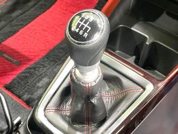 【フロア6速MT】走りの6速MT！！スポーティーな走行をお楽しみいただけます♪
